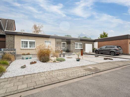 Bungalow zum Kauf 399.000 € 4 Zimmer 104,9 m² 626 m² Grundstück frei ab 01.02.2026 Niederaußem Bergheim 50129