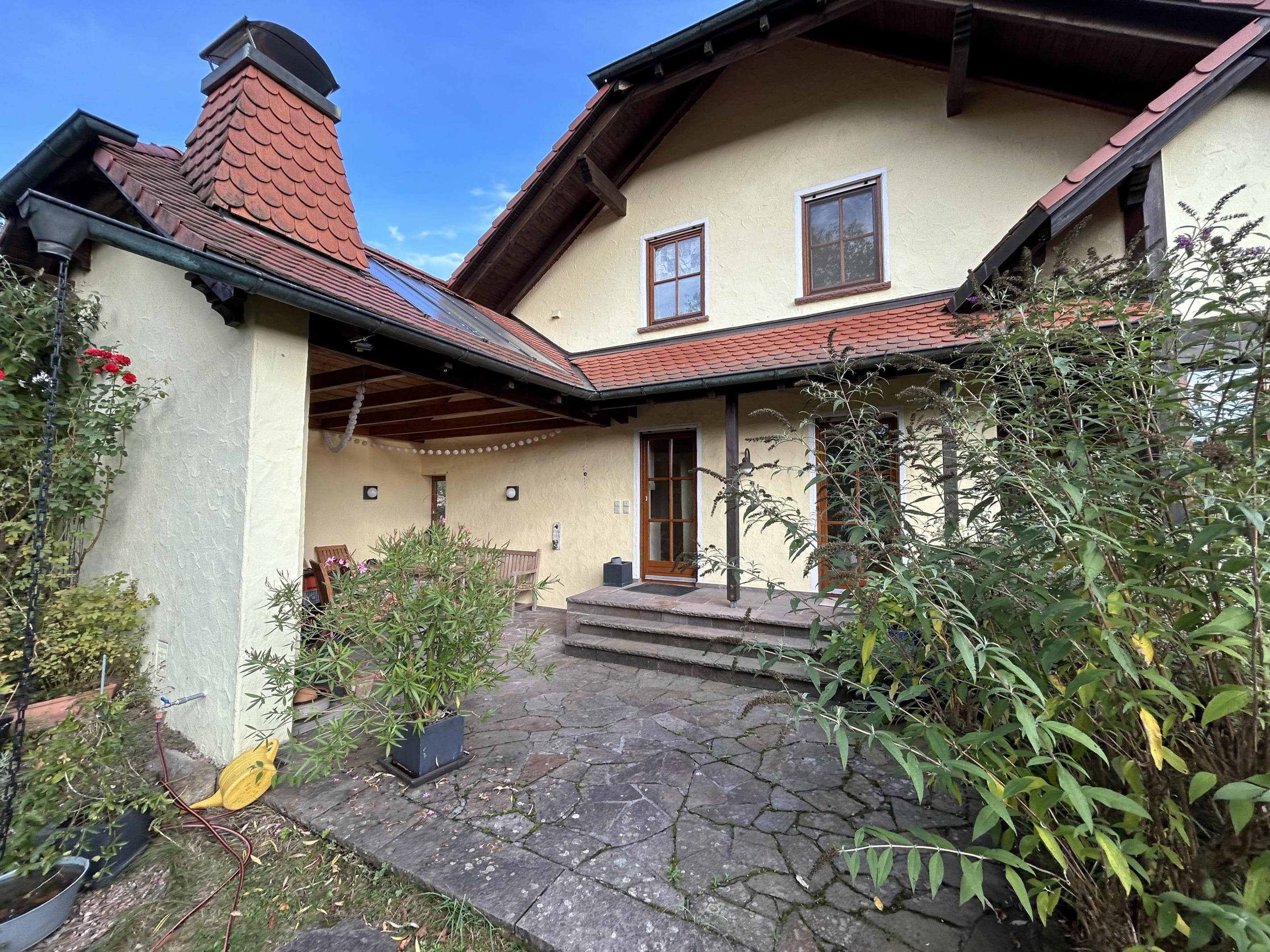 Einfamilienhaus zur Miete 1.850 € 10 Zimmer 297 m²<br/>Wohnfläche 890 m²<br/>Grundstück ab sofort<br/>Verfügbarkeit Partenstein 97846