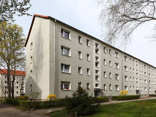 Wohnung zur Miete 496 € 4 Zimmer 69,4 m² 3. Geschoss frei ab 01.05.2026 St. Petersburger Straße 4 Südstadt Halle (Saale) 06128
