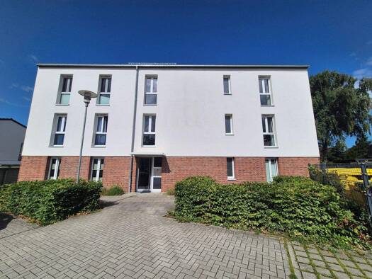 Wohnung zur Miete nur mit Wohnberechtigungsschein 385 € 3 Zimmer 73,7 m² 2. Geschoss frei ab sofort Friedrichstraße 12 Husum 25813