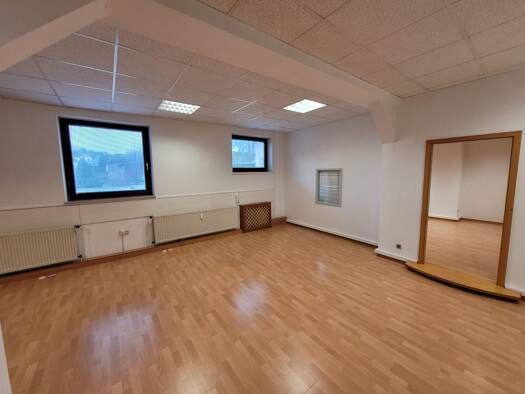 Büro zur Miete provisionsfrei 553 € 2 Zimmer 79 m² Bürofläche Am Bocklerbaum 45 Kray Essen 45307