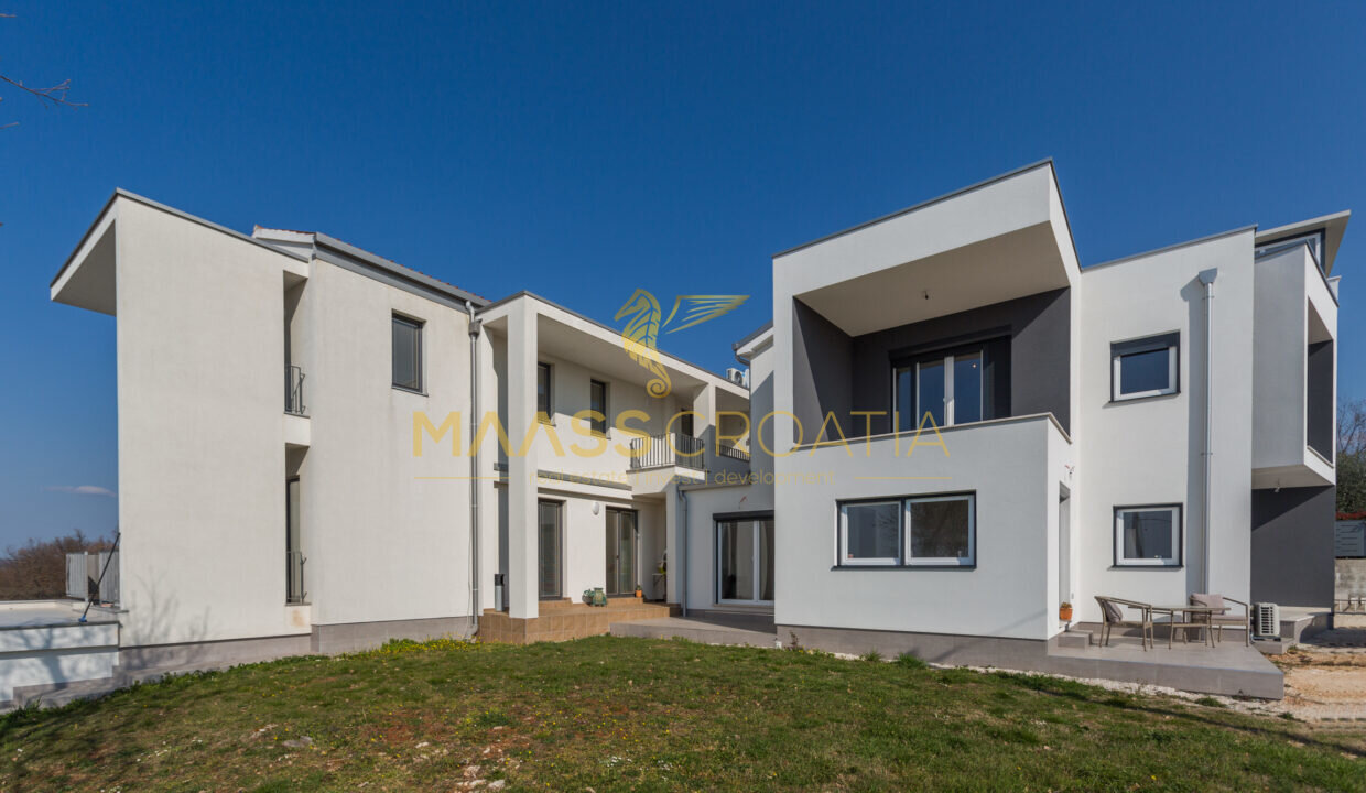 Haus zum Kauf 1.100.000 € 10 Zimmer 520 m²<br/>Wohnfläche 1.000 m²<br/>Grundstück Porec 52440