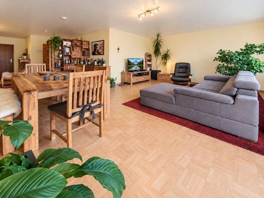 Wohnung zur Miete 850 € 3 Zimmer 92 m² 2. Geschoss frei ab 01.12.2026 Freiherr-vom-Stein-Straße 11 Groß-Rohrheim 68649