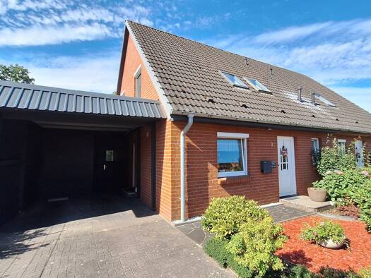 Doppelhaushälfte zum Kauf 260.000 € 3 Zimmer 94 m² 394 m² Grundstück Hagenow Hagenow 19230