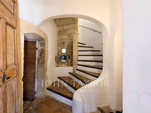 Hotel zum Kauf 1.995.000 € 15 Zimmer 1.924 m² Grundstück Gordes 84220