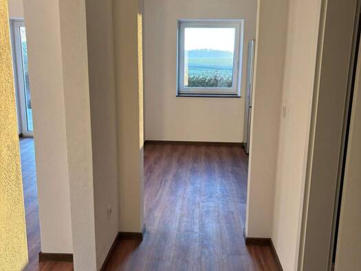 Wohnung zur Miete - Erstbezug 1.000 € 2 Zimmer 100 m² EG frei ab sofort Kolitzheim 97509