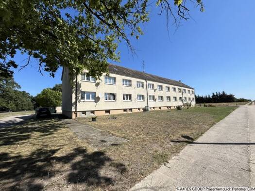 Mehrfamilienhaus zum Kauf als Kapitalanlage geeignet 300.000 € 1 Zimmer 743,6 m² 2.452 m² Grundstück Steutz Zerbst/Anhalt 39264
