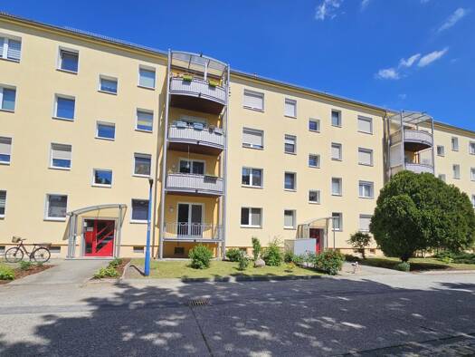 Wohnung zum Kauf provisionsfrei 117.000 € 3 Zimmer 73 m² Frederic-Joliot-Curie-Straße 3 Hoyerswerda Hoyerswerda 02977