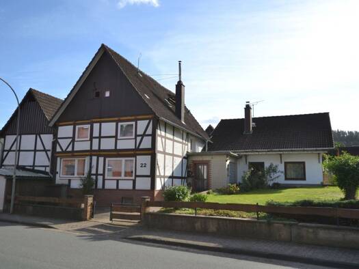 Einfamilienhaus zum Kauf 63.000 € 8 Zimmer 1.084 m² Grundstück Hauptstraße 22 Heinsen 37649