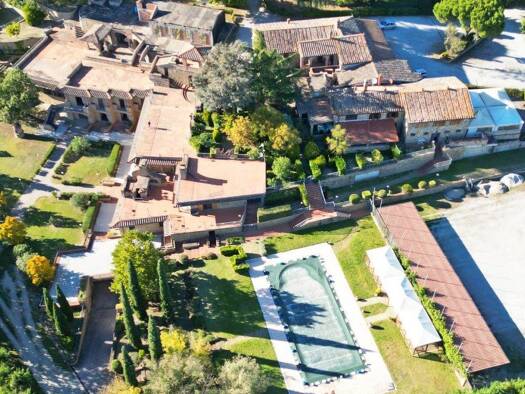 Haus zum Kauf 1.850.000 € 1.600 m² Lucignano 52046