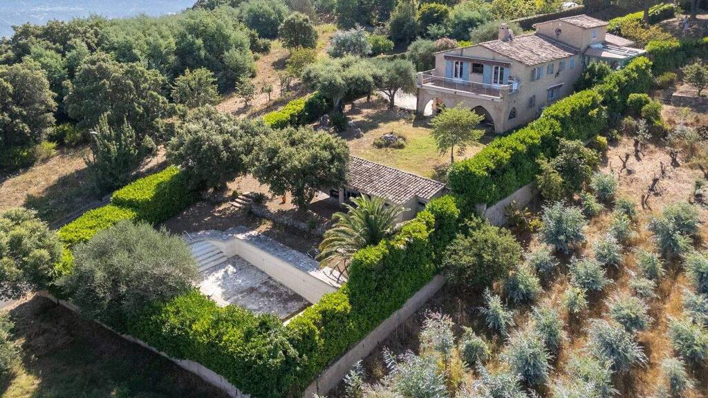 Einfamilienhaus zum Kauf 1.080.000 € 8 Zimmer 251 m² 2.350 m² Grundstück Sud Tanneron 83440