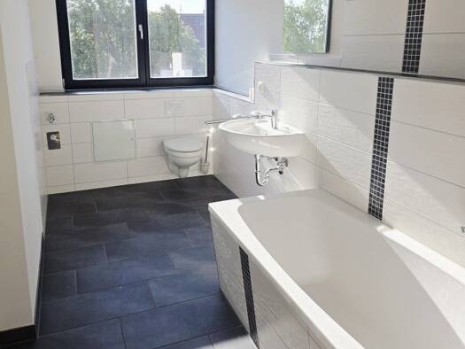 Wohnung zur Miete 775 € 2 Zimmer 54,4 m² Plauen Ortsamtsbereich Plauen 01187