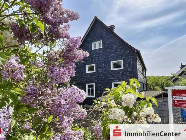 Einfamilienhaus zum Kauf 495.000 € 7 Zimmer 193 m² 523 m² Grundstück frei ab sofort West Remscheid 42857
