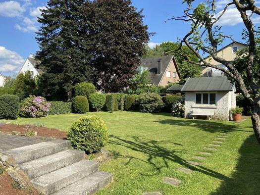 Einfamilienhaus zum Kauf 425.000 € 7 Zimmer 163 m² 733 m² Grundstück Neheim-Hüsten Arnsberg / Neheim 59755