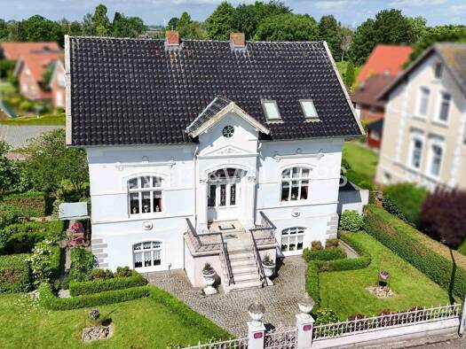 Villa zum Kauf 299.000 € 9 Zimmer 215 m² 1.000 m² Grundstück Oldersum Moormerland 26802