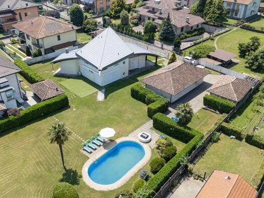 Einfamilienhaus zum Kauf 980.000 € 5 Zimmer 317 m² 4.800 m² Grundstück frei ab sofort Gozzano 28024