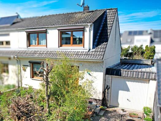 Doppelhaushälfte zur Miete 950 € 3,5 Zimmer 93 m² 343 m² Grundstück frei ab 01.04.2026 Gau-Bickelheim 55599