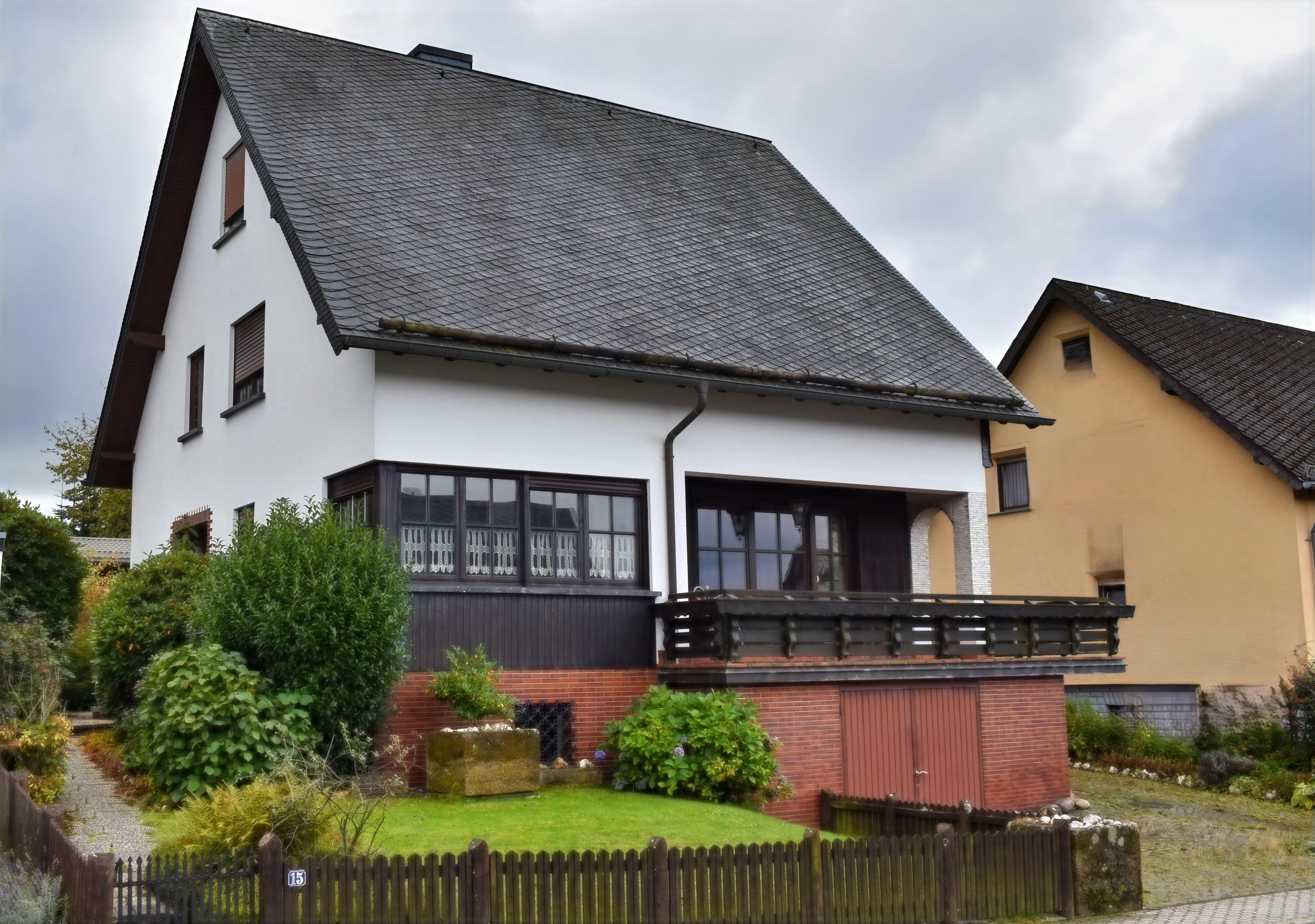 Mehrfamilienhaus zum Kauf 350.000 € 8 Zimmer 168 m²<br/>Wohnfläche 868 m²<br/>Grundstück 15.12.2024<br/>Verfügbarkeit Hermeskeil Hermeskeil 54411