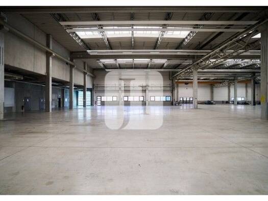 Lagerhalle zur Miete - Erstbezug 6.842 m² Lagerfläche teilbar ab 271 m² Neukirchen Reinsberg 09629
