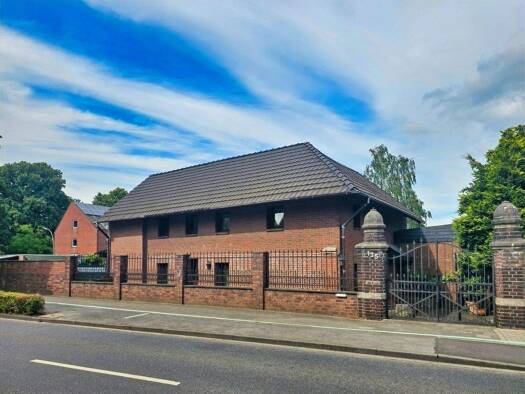 Einfamilienhaus zum Kauf 270.000 € 8 Zimmer 240 m² 976 m² Grundstück Rahser Viersen 41748