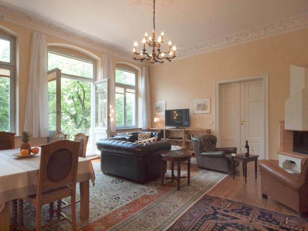 Wohnung zur Miete Wohnen auf Zeit 3.266 € 4 Zimmer 148 m²<br/>Wohnfläche 03.02.2025<br/>Verfügbarkeit Leubnitzer Straße Südvorstadt-West (Schweizer Str.) Dresden 01069