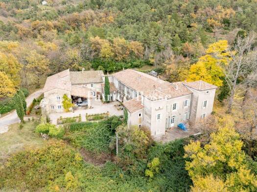 Schloss zum Kauf 1.800.000 € 19 Zimmer 665 m² 13.347 m² Grundstück Saint-Lager-Bressac 07210