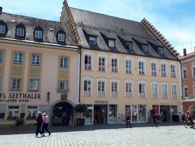 Wohnung zur Miete 720 € 3 Zimmer 90 m² 3. Geschoss frei ab 01.08.2025 Aprilgasse 3 Straubing Straubing 94315