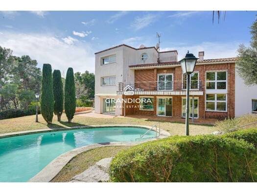 Chalet zum Kauf 1.265.000 € 5 Zimmer 697 m² Premià de Dalt 08338
