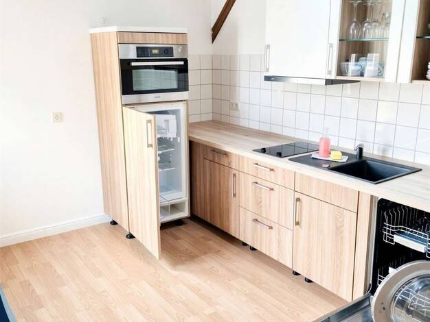 Wohnung zur Miete 850 € 3 Zimmer 106 m² 3. Geschoss Stendal Stendal 39576