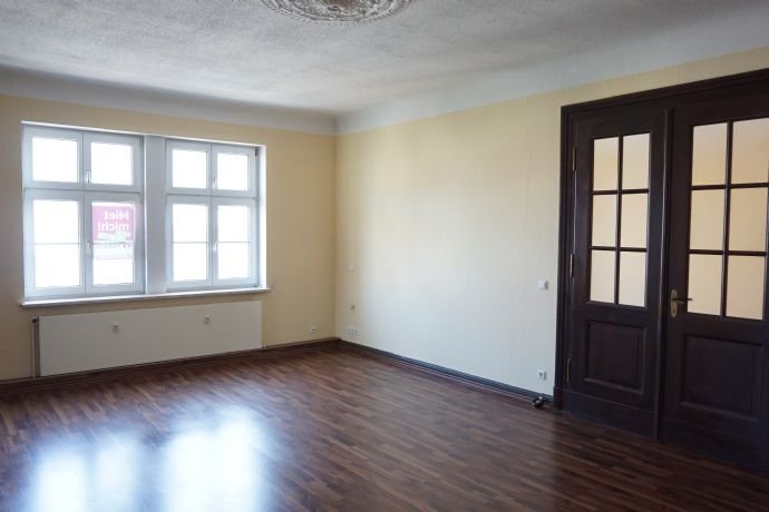 Wohnung zur Miete 485 € 3 Zimmer 102 m²<br/>Wohnfläche 3.<br/>Geschoss ab sofort<br/>Verfügbarkeit Friedrich-August-Straße 2a Crimmitschau Crimmitschau 08451