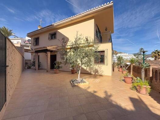Chalet zum Kauf 990.000 € 5 Zimmer 307 m² 578 m² Grundstück Málaga 29016