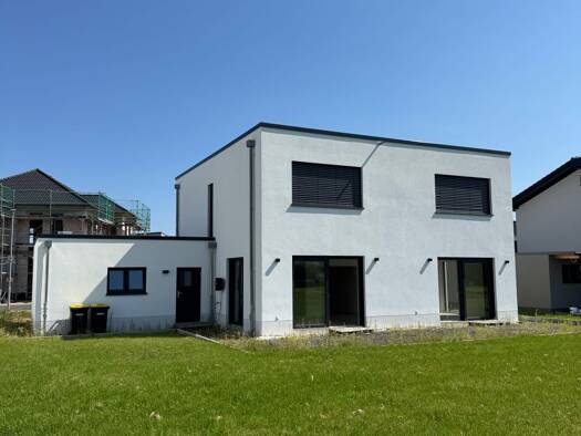 Einfamilienhaus zum Kauf provisionsfrei 592.000 € 6 Zimmer 170 m² 690 m² Grundstück Mittelrain Fritzlar 34560