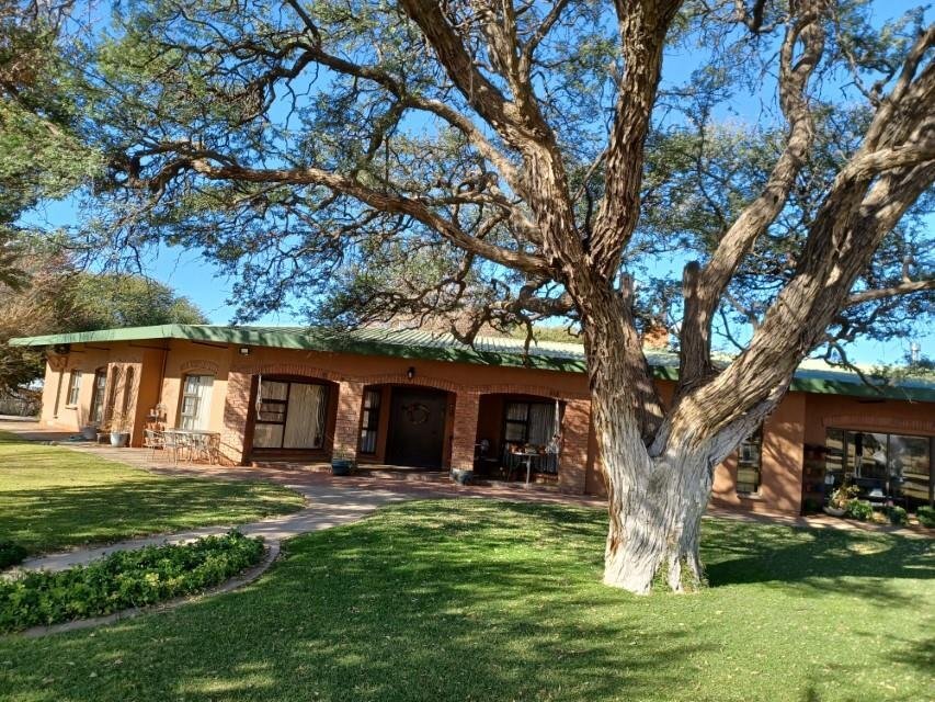 Villa zum Kauf provisionsfrei 768.000 € 19 Zimmer 846 m²<br/>Wohnfläche 10.634 m²<br/>Grundstück ab sofort<br/>Verfügbarkeit Windhoek