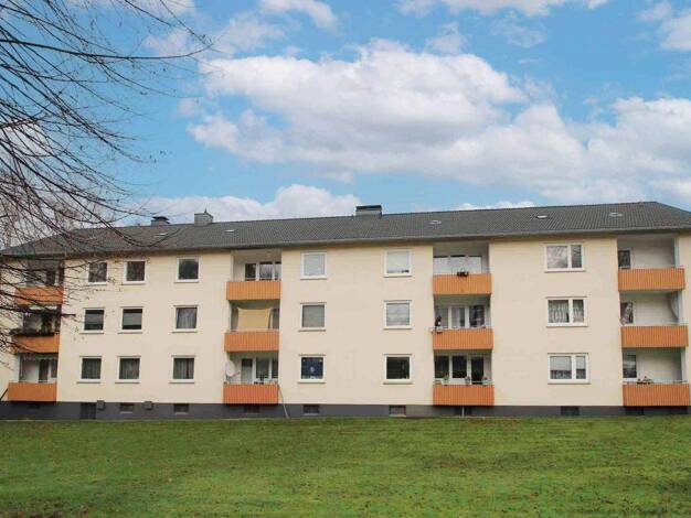 Wohnung zum Kauf 99.000 € 3 Zimmer 74,9 m² 1. Geschoss Lage 32791