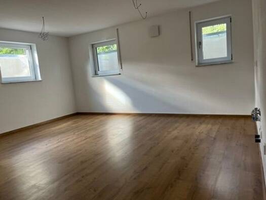Wohnung zur Miete 640 € 2 Zimmer 64 m² Geschoss -1/3 frei ab sofort Geisenhausen Geisenhausen 84144