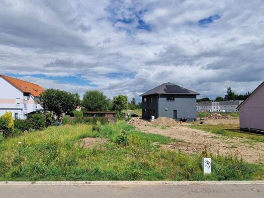 Grundstück zum Kauf provisionsfrei 67.800 € 522 m² Grundstück frei ab sofort Merseburg 06217