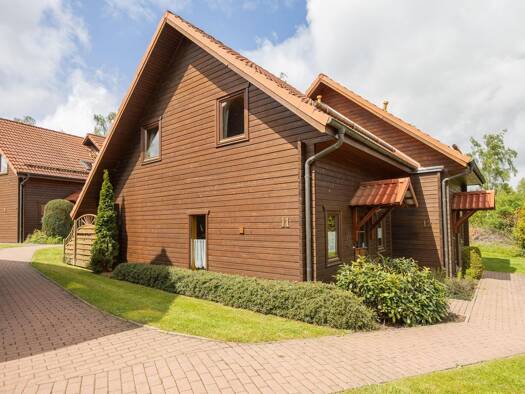 Doppelhaushälfte zum Kauf 135.000 € 3 Zimmer 65 m² 3.968 m² Grundstück Hasselfelde Oberharz am Brocken 38899