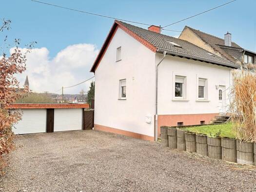 Doppelhaushälfte zum Kauf 299.000 € 4 Zimmer 100 m² 1.426 m² Grundstück Schwalbach 66773
