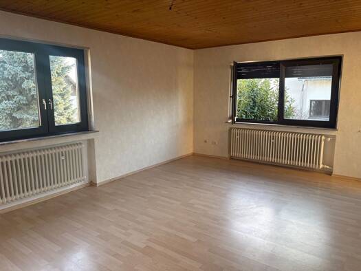 Wohnung zur Miete 850 € 4 Zimmer 85 m² Geschoss 1/2 frei ab sofort Eisenbahnstraße 52 c Nieder-Wöllstadt Wöllstadt 61206