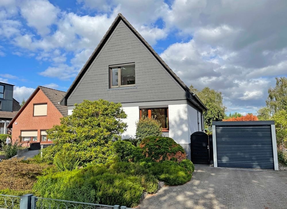 Einfamilienhaus zum Kauf provisionsfrei 829.000 € 4 Zimmer 119 m²<br/>Wohnfläche 1.296 m²<br/>Grundstück 01.01.2025<br/>Verfügbarkeit Bublitzer Straße 14 Rahlstedt Hamburg 22147