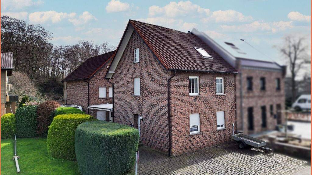Mehrfamilienhaus zum Kauf 339.000 € 15 Zimmer 259 m² 444 m² Grundstück Aphoven/Laffeld Heinsberg / Aphoven 52525