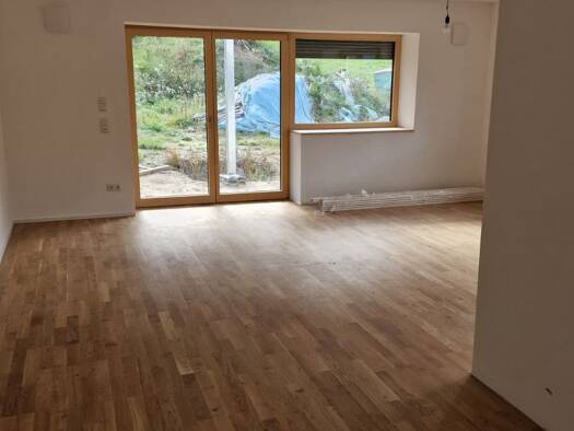 Wohnung zur Miete 1.600 € 4 Zimmer 125 m² Geschoss EG/3 frei ab sofort Pinzberg 91361