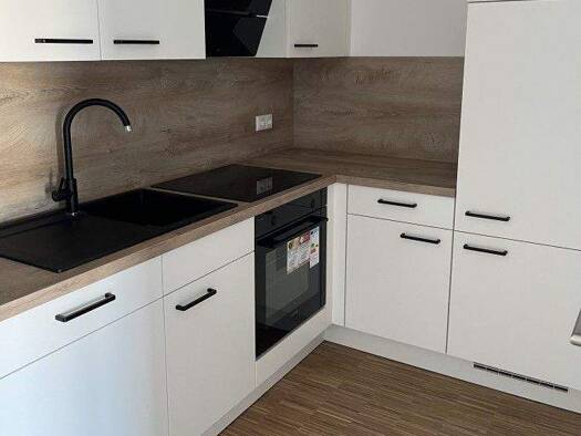 Wohnung zur Miete 580 € 2 Zimmer 44,2 m² Arnsdorf 01477
