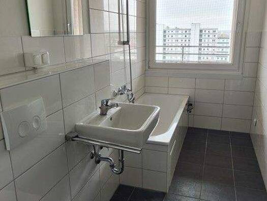 Wohnung zur Miete 668 € 2 Zimmer 66,1 m² 7. Geschoss frei ab 27.03.2026 Bergenring 32 Mettenhof Kiel 24109