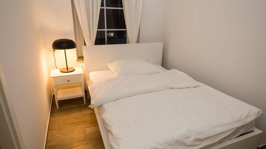 Wohnung zur Miete Wohnen auf Zeit 1.600 € 2 Zimmer 40 m² frei ab sofort Altstadt Bremen 28195