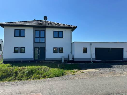 Einfamilienhaus zum Kauf - Erstbezug provisionsfrei 720.000 € 5 Zimmer 195 m² 701 m² Grundstück Ziegenhain Schwalmstadt 34613