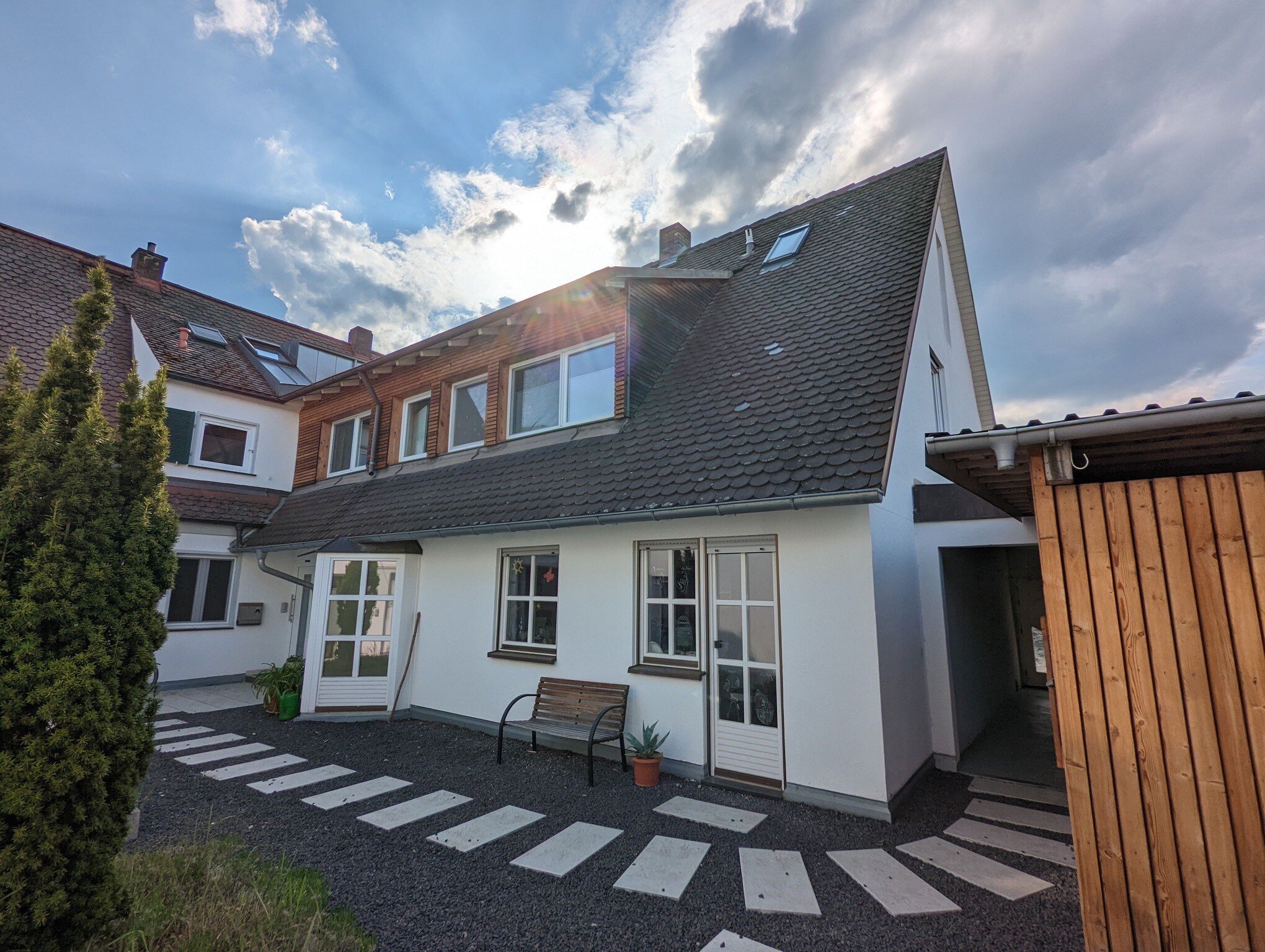 Einfamilienhaus zur Miete 1.700 € 5,5 Zimmer 180 m²<br/>Wohnfläche 250 m²<br/>Grundstück Obere Karlstaße 1 Igelsdorf Baiersdorf 91083