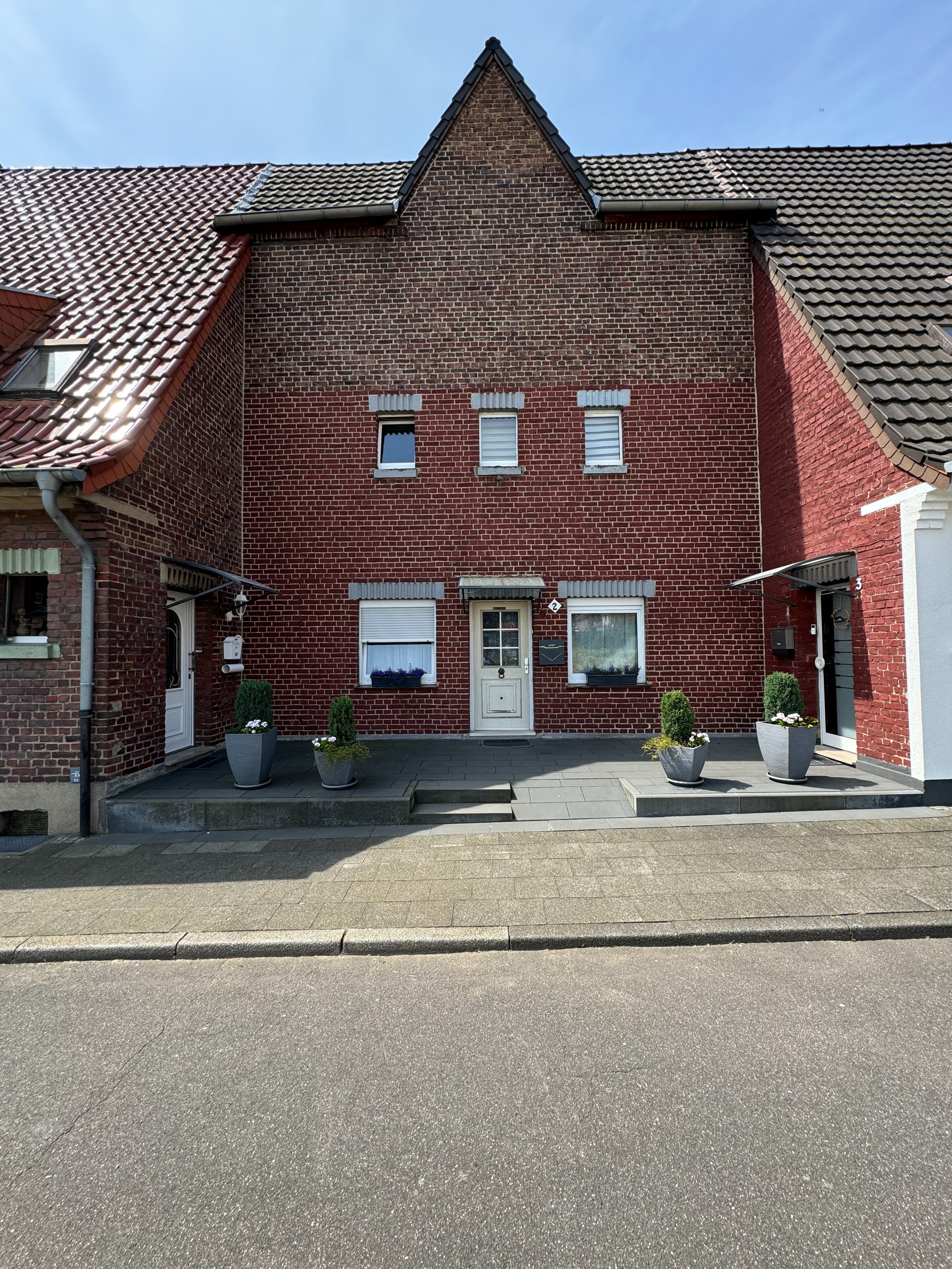 Einfamilienhaus zum Kauf 239.000 € 6 Zimmer 115 m²<br/>Wohnfläche 255 m²<br/>Grundstück Hückelhoven Hückelhoven 41836