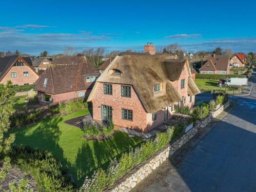 Doppelhaushälfte zum Kauf - Erstbezug 3.490.000 € 6 Zimmer 174 m² 859 m² Grundstück Wenningstedt 25996