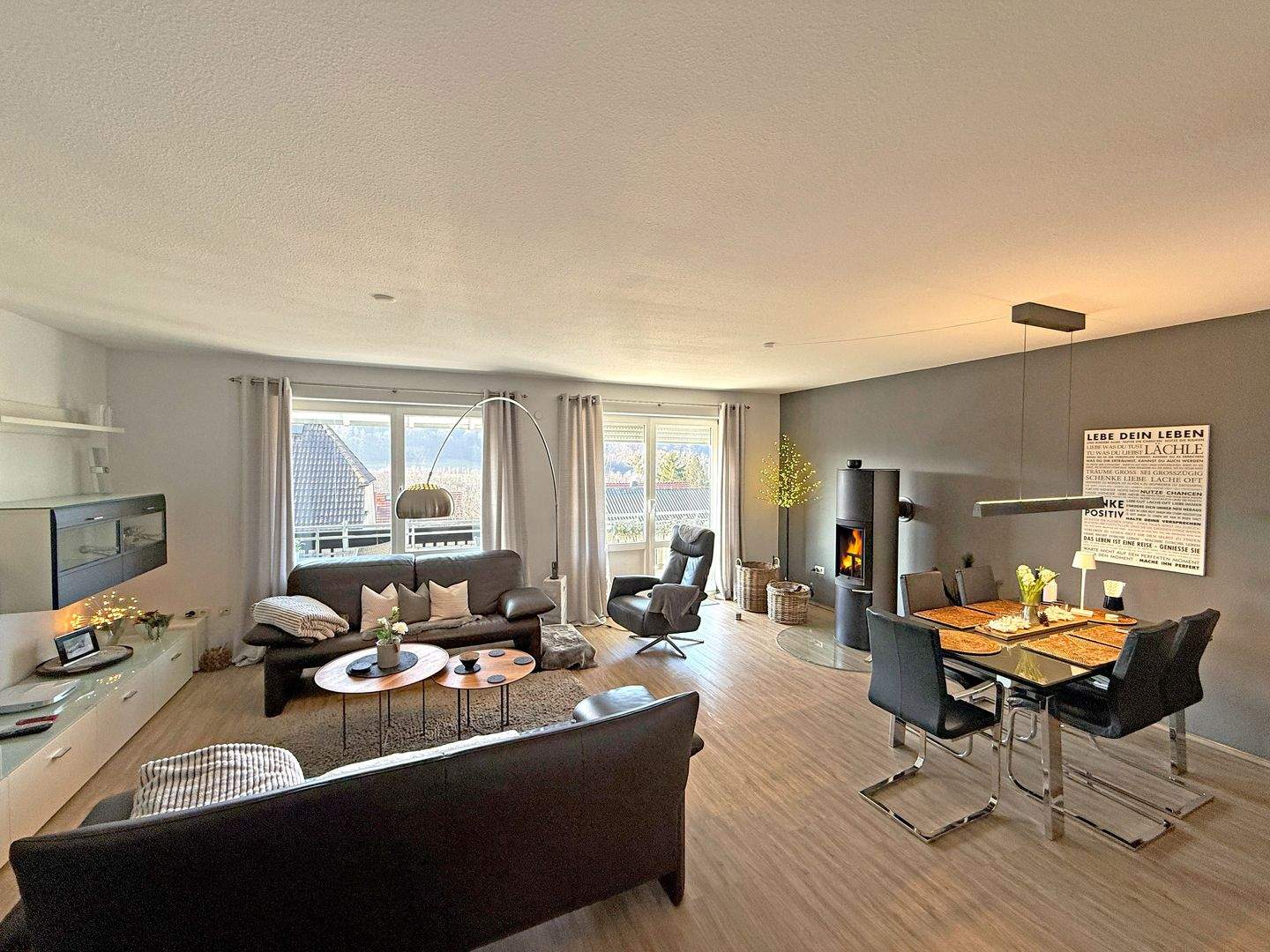 Immobilie in Wutha-Farnroda - Großzügige Doppelhaushälfte mit Einliegerwohnung, schönem Garten und vielen Parkmöglichkeiten - Bild 3